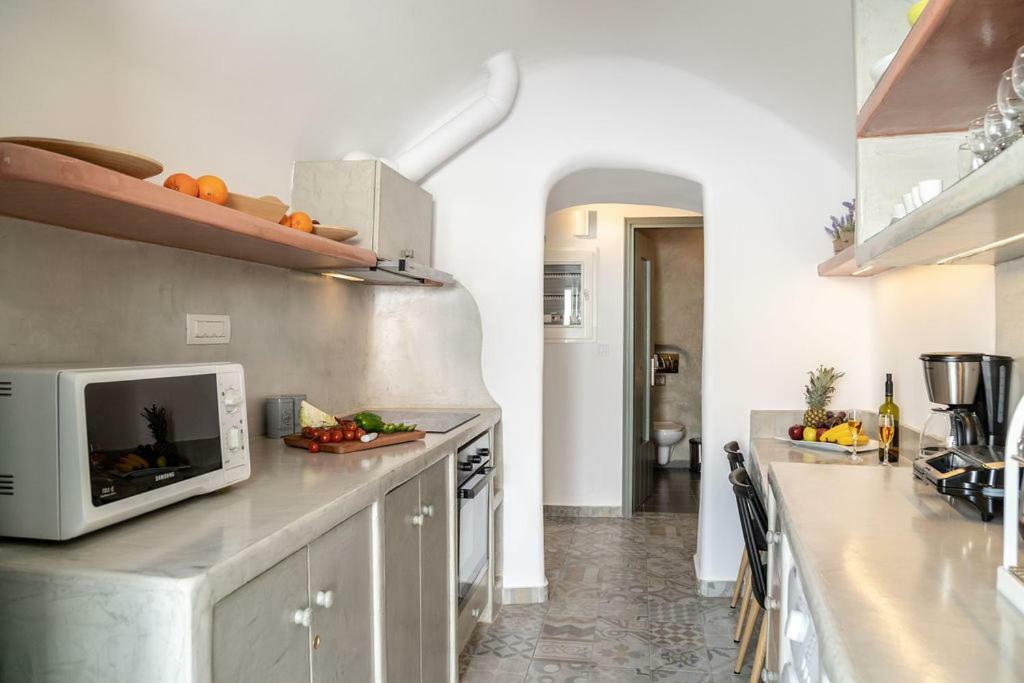 Astrea Suites Feggaropetra Cave House Fira (Santorini) Exterior foto