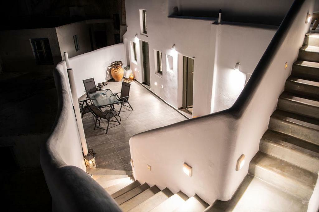 Astrea Suites Feggaropetra Cave House Fira (Santorini) Exterior foto