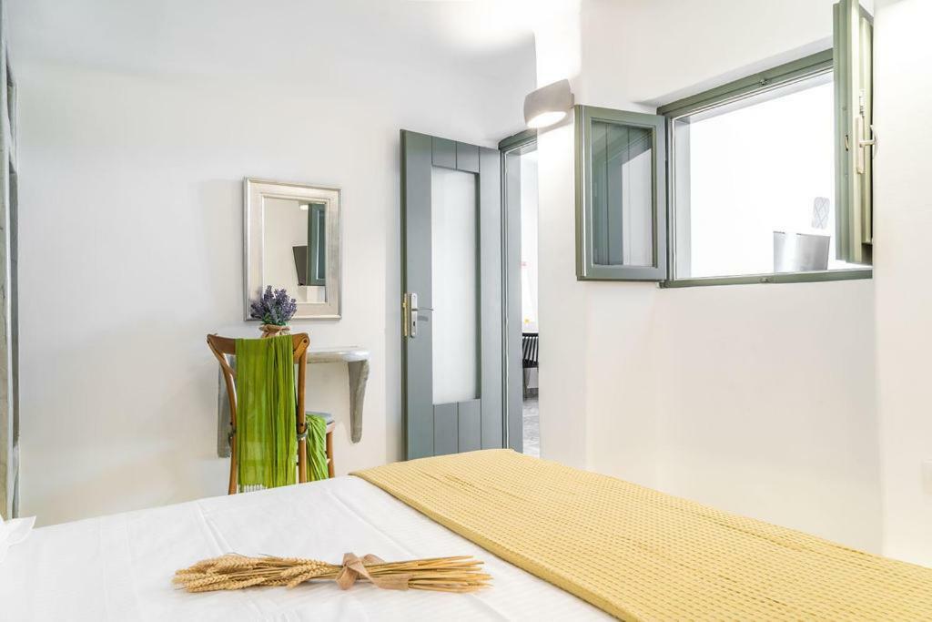 Astrea Suites Feggaropetra Cave House Fira (Santorini) Exterior foto
